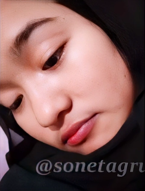 Gadis Penasaran Liat Konti Emut Jari