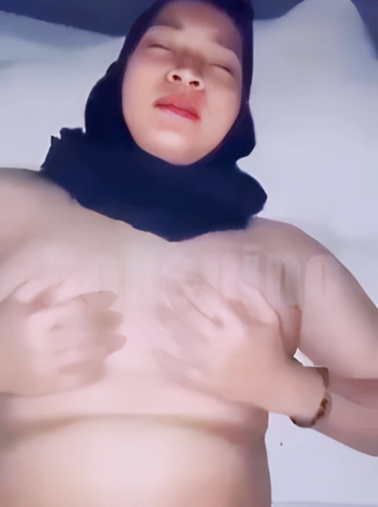 Hijab Cubi Seneng bgt di Genjot, Bilang Enak