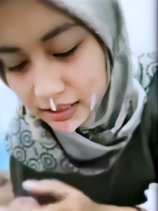 Crootin di Muka Penuh Peju Lengket