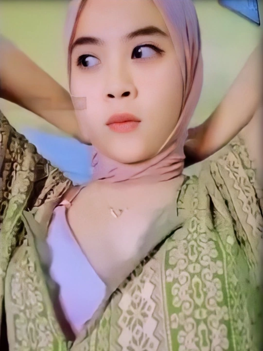 Ukhti Wajah Judes Remes Susu Kenyal