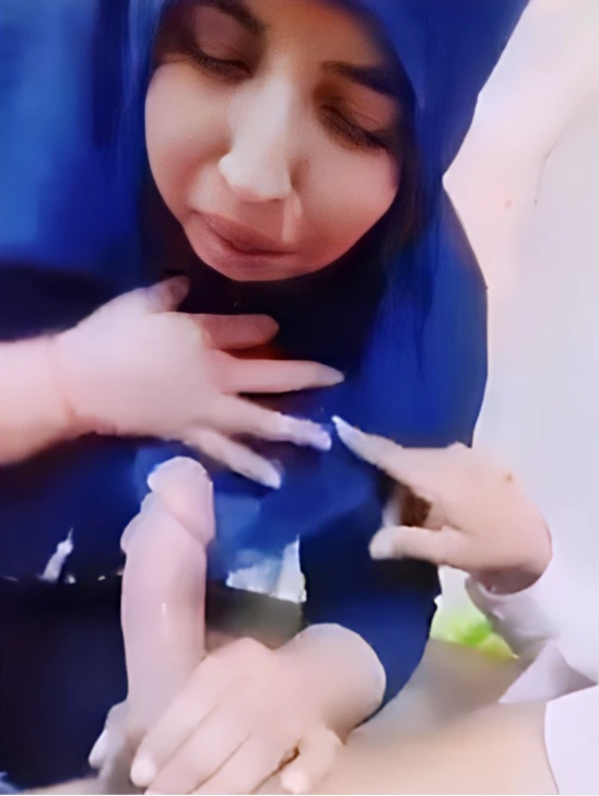 Sepongan Bunda Emang Mantap