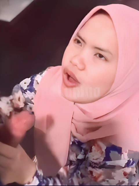 Hijab Pink Memek Sempit Pakai Pelumas