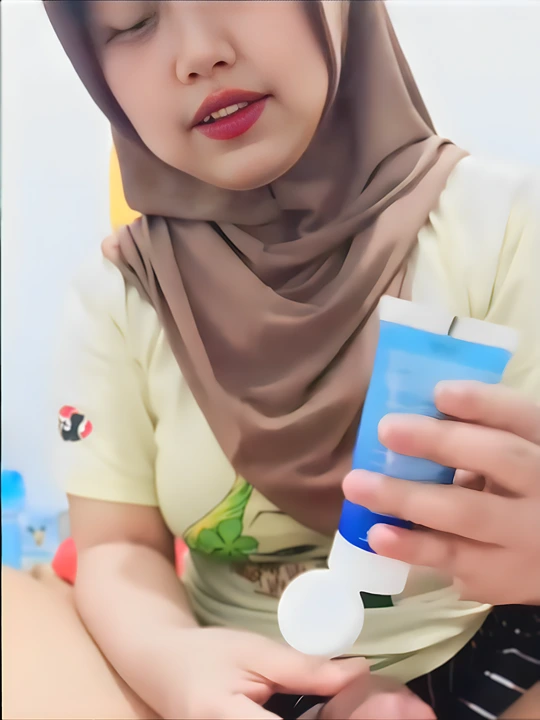 Bikin Konten Sextape Bareng Istri Hijaber Penurut