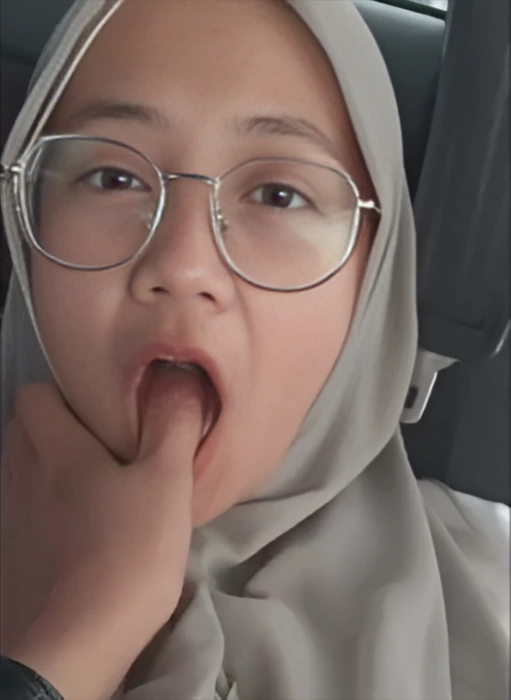 Jilbab Sangek Minta Crootin Muka 